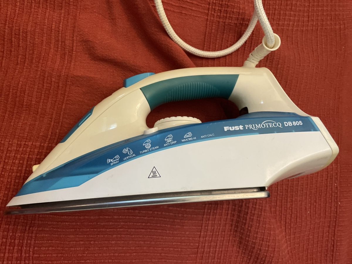 Fust Ferri da stiro: Iron, electric, used, functional – Usato da Zürich venduto da ana_6dl5 1
