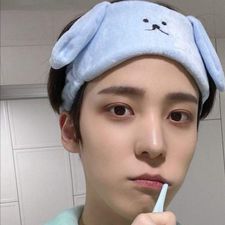 Profile image of Shelovesyu._.u
