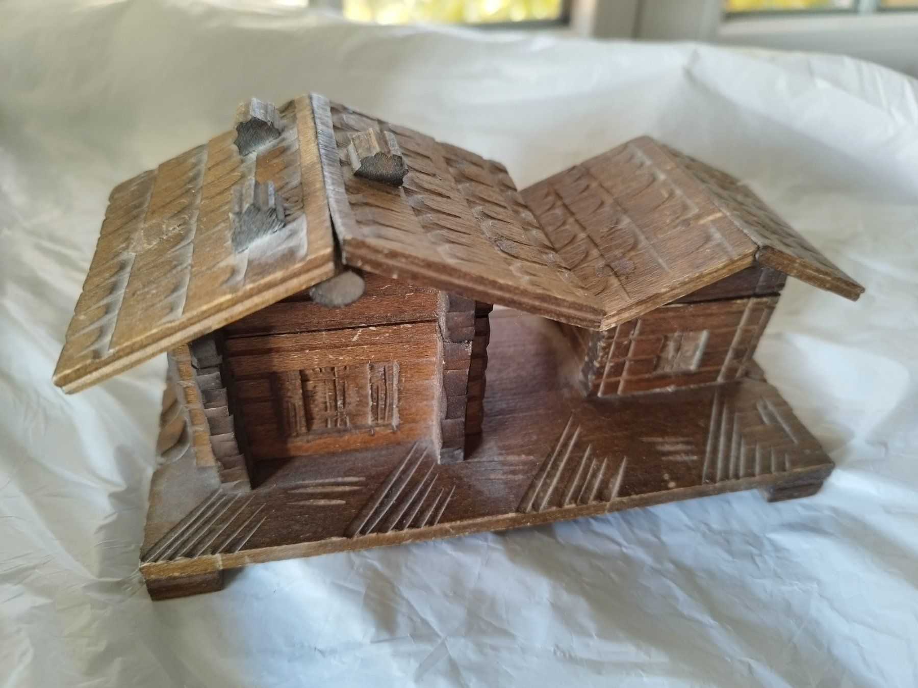 Articoli in legno: Holz Chalet Dose - Handarbeit - Vintage – Usato da Walkringen venduto da ani_6bgd
