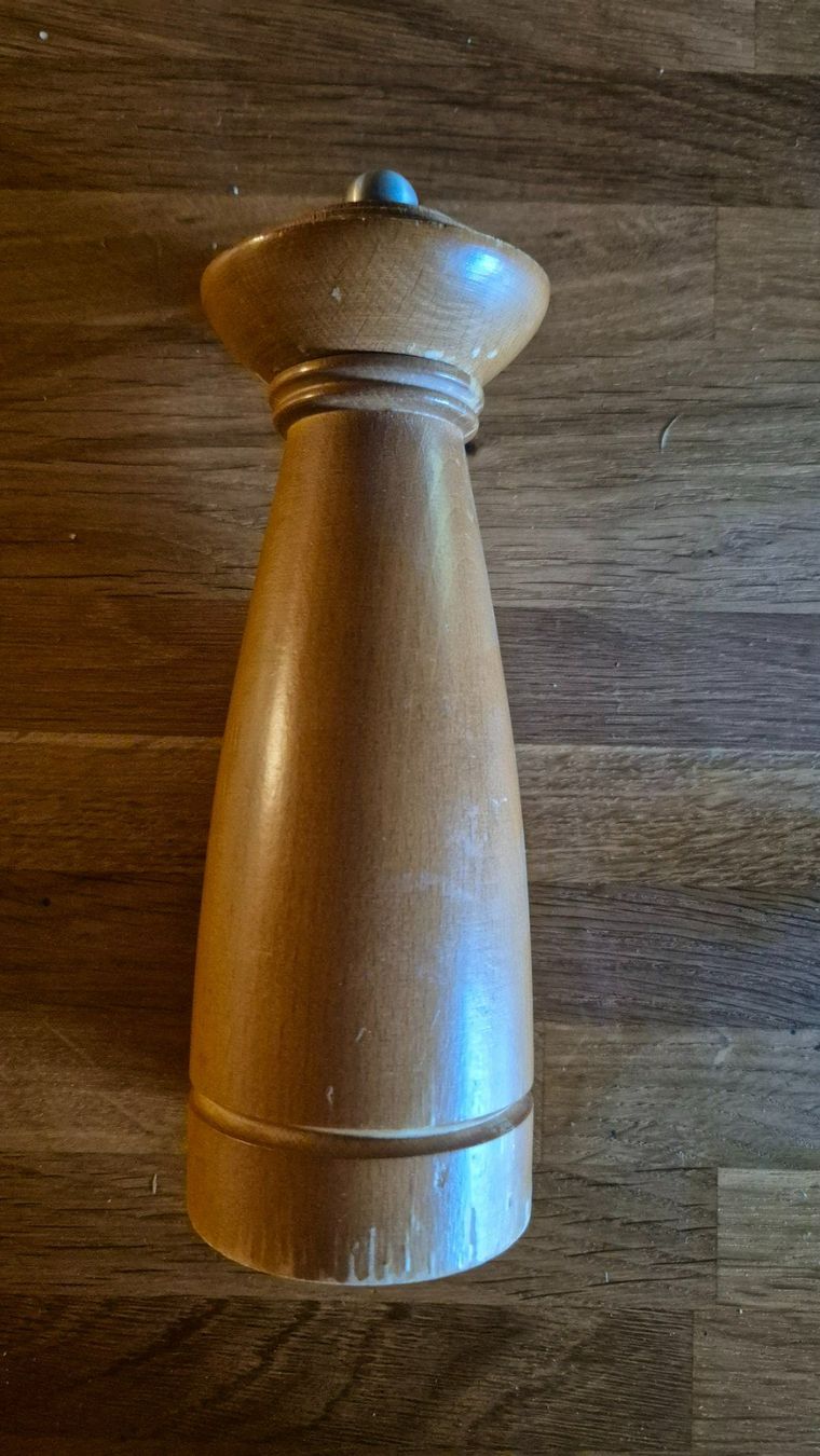 Services de table: poivrier Peugeot – D'occasion à Mervelier par marbre75