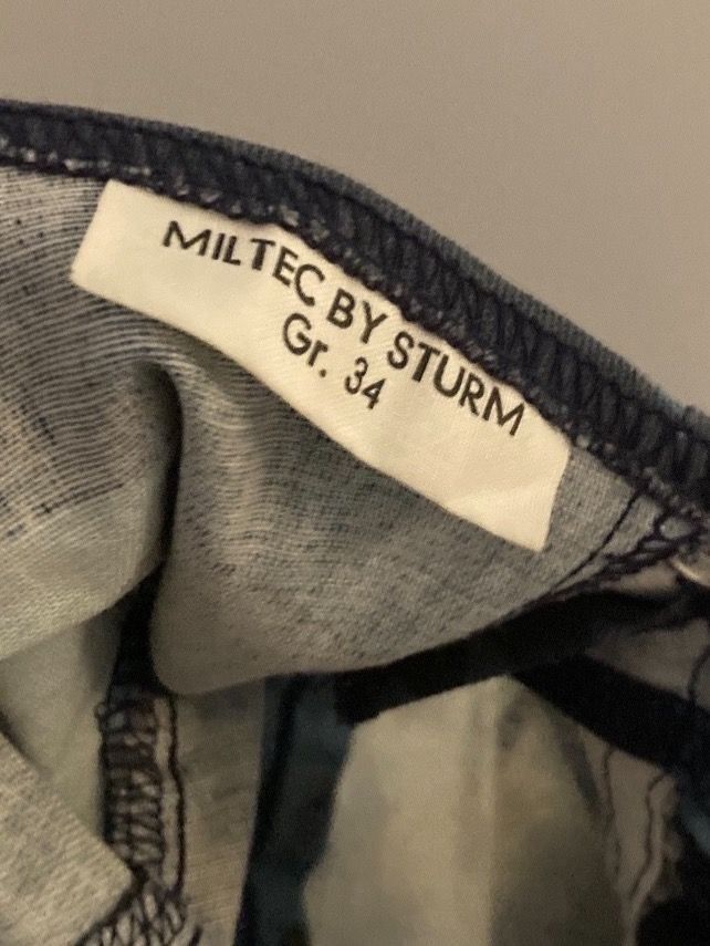 Top: Crop Top Military Style – Nuovo (secondo la descrizione) da Uster venduto da Kalici1 2