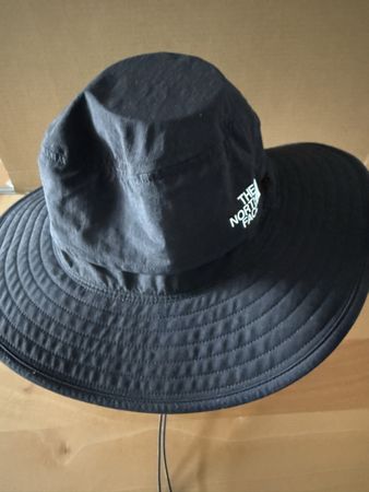 The North Face Hut schwarz Groesse S-M neuwertig