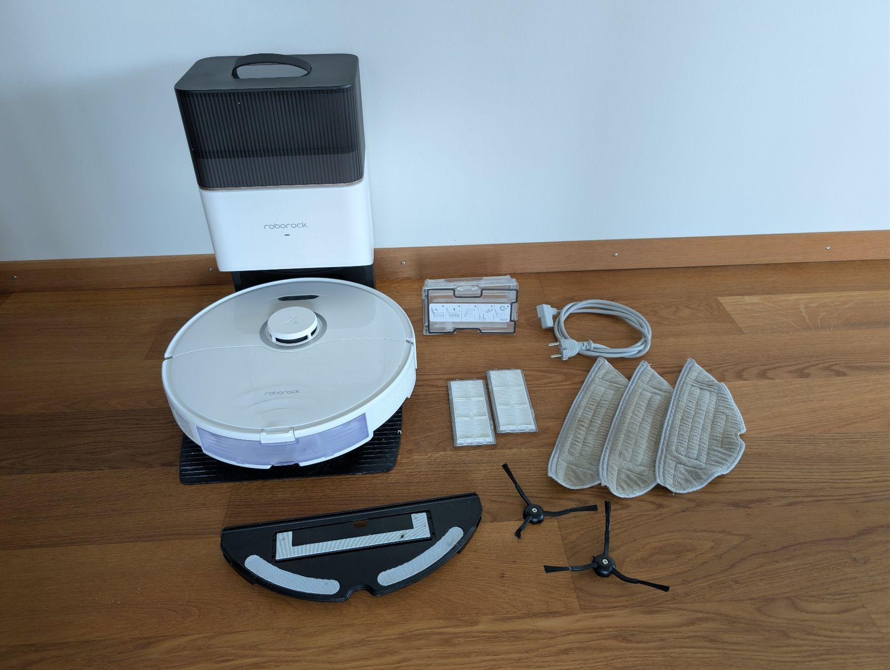 Roborock Aspirapolveri & Accessori: Roborock S8+ Saugroboter mit Zubehör – Usato da Rotkreuz venduto da sergeaebi 2