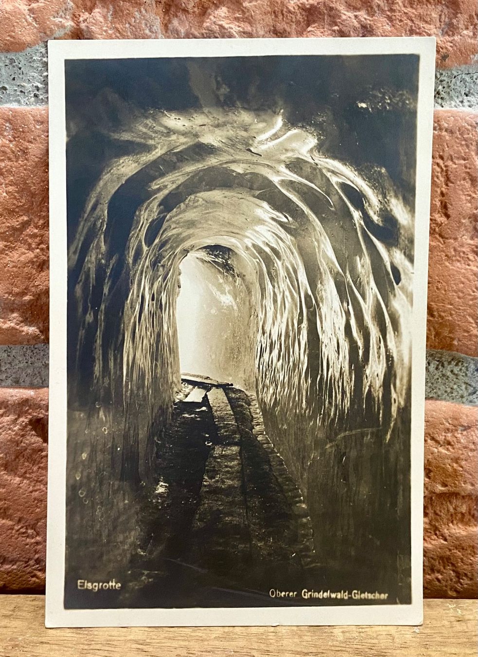 Cartoline postali: EISGROTTE Oberer Grindelwald-Gletscher - Berner Oberland – Usato da Root venduto da ENGLAND-TREASURES