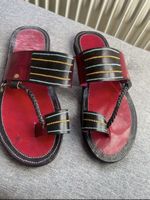 Sandalen Leder Rot Schwarz Verziert Damengrösse 38