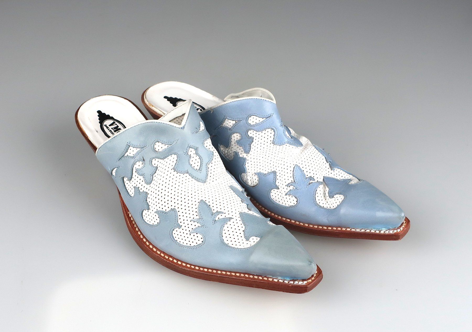 Damenschuhe: VMC Pantoletten, hellblau/weiss – Gebraucht aus Volketswil von brockipfannenstil 3