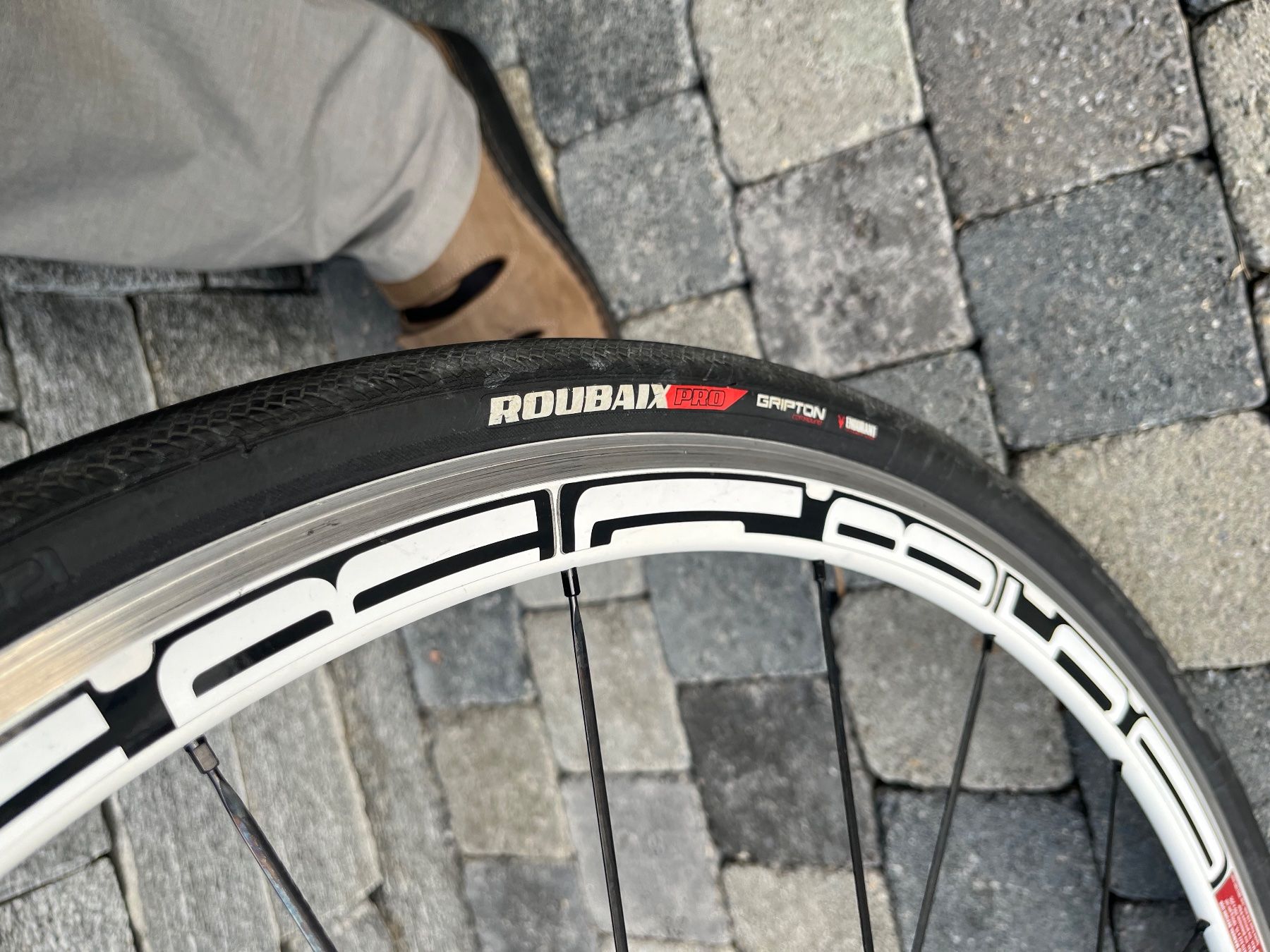 Specialized Velos: Rennvelo Specialized Roubaix Pro SL3 / Carbon – Gebraucht aus Frauenkappelen von  6