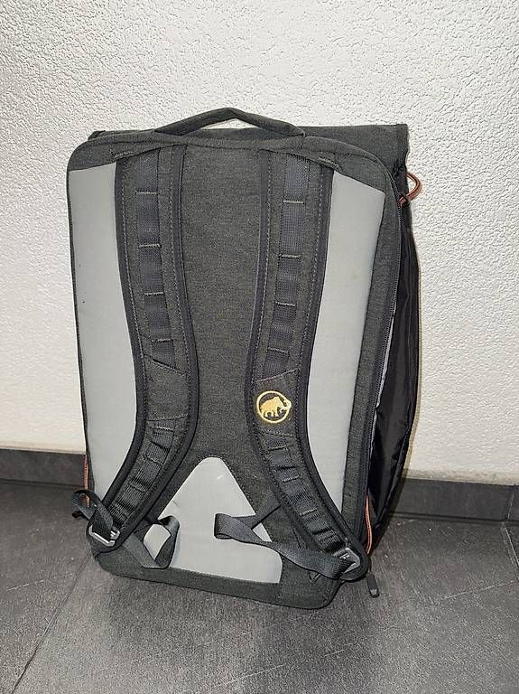 Mammut Zaini: Mammut Tagesrucksack mit Laptopfach – Usato da Balgach venduto da lea_2rbr 1
