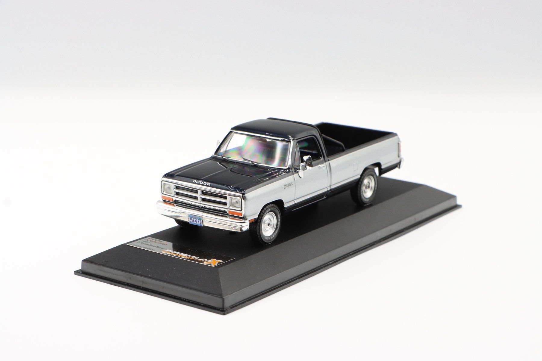 Dodge Modellini d'auto: Dodge Ram 1987 1:43 PremiumX – Nuovo (secondo la descrizione) da Bühl b.Aarberg venduto da modelldiecast 5