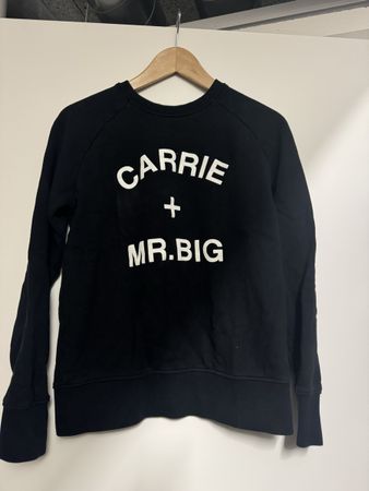 Schwarzer Sweater, Gr. S, Carrie + Mr. Big Druck