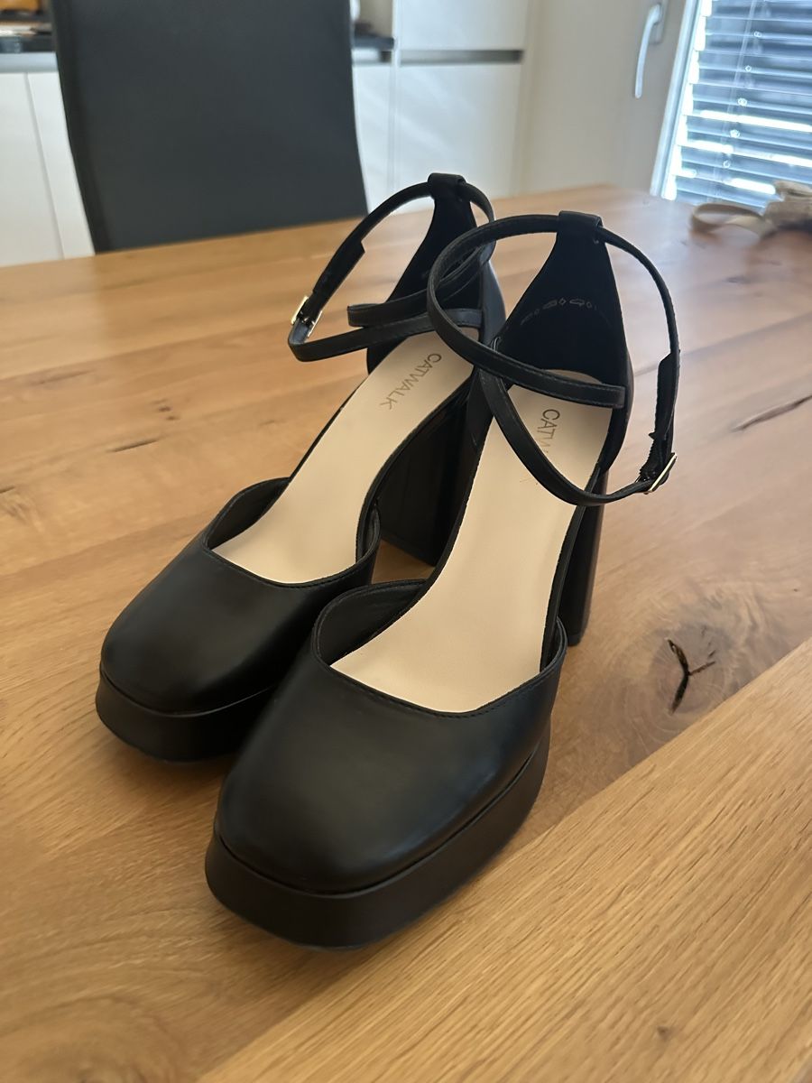 Damenschuhe: Schuhe Plateauabsatz schwarz – Neu (gemäss Beschreibung) aus Dürrenäsch von ali_827q 1
