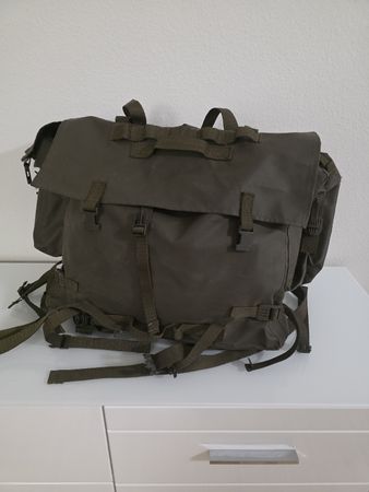 Schweizer Armee Rucksack mit Seitentaschen, Top Zustand!