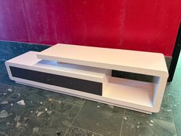 Weisses TV-Lowboard mit Schubladen