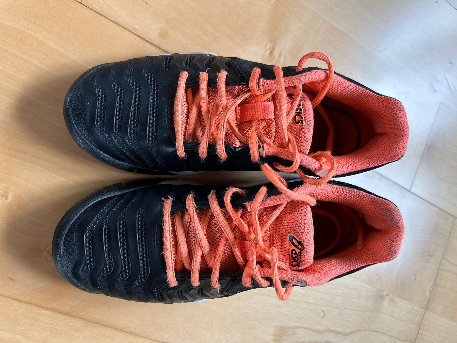 Asics Schuhe für Jungen: Asics Turnschuhe Gr. 33 – Gebraucht aus Diepoldsau von Kekoa75