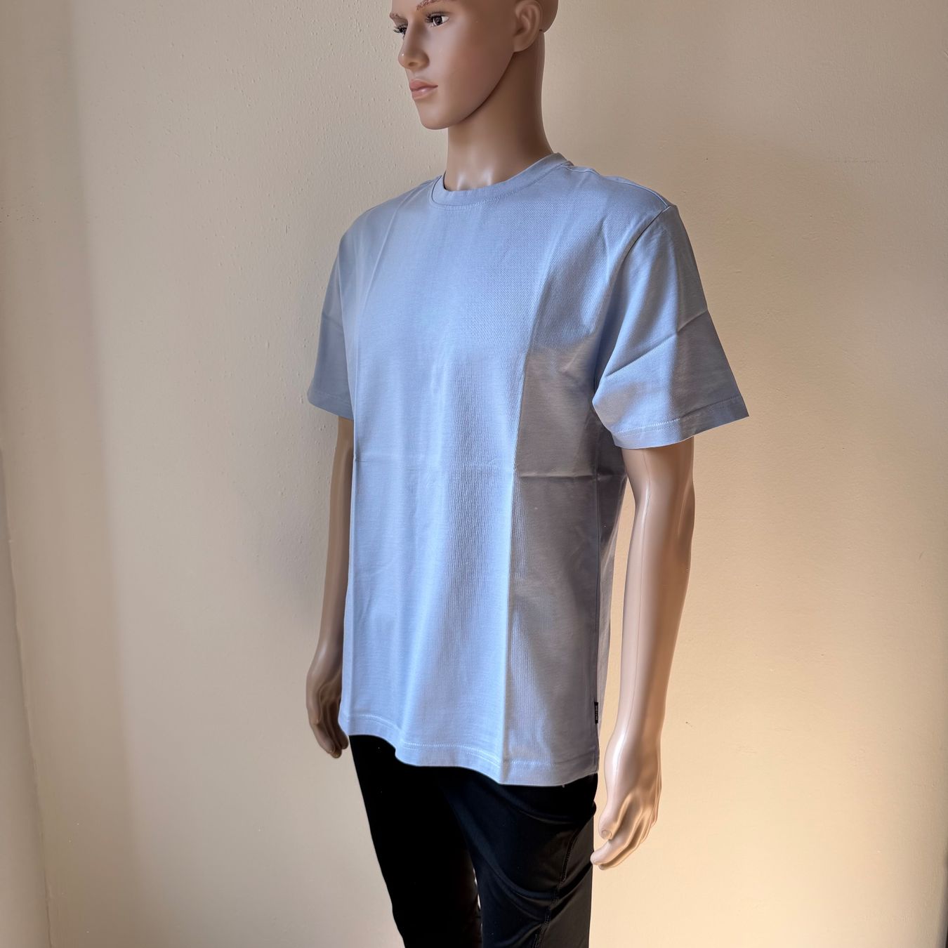 T-shirt: ONLY & SONS T-Shirt 🩵 – Usato da Zürich venduto da ClosetQueen 1