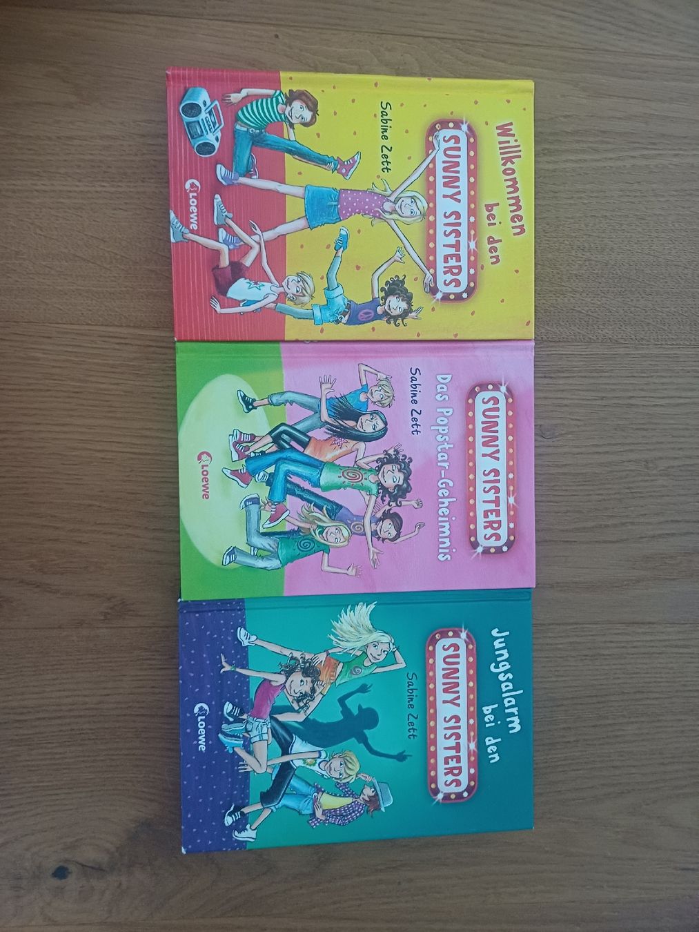 Libri: Sunny Sisters Band 1-3 – Nuovo (secondo la descrizione) da Wald ZH venduto da snowfunfor2