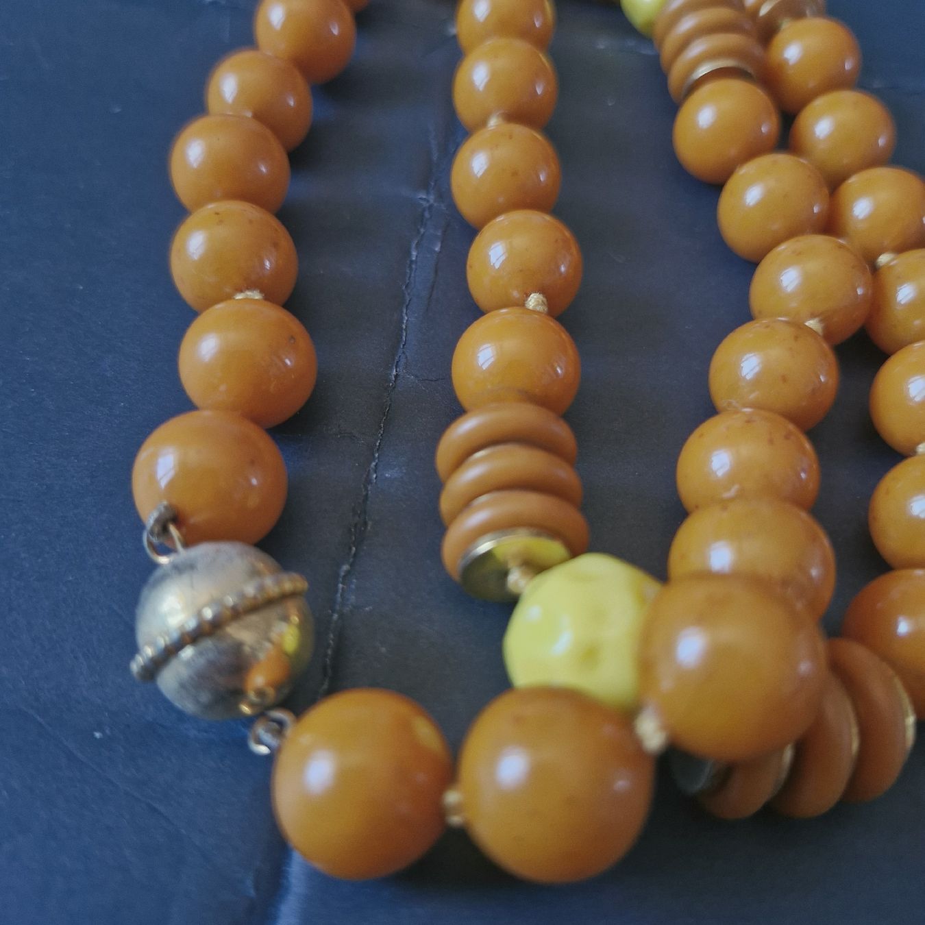 Catenine: Collier orange  – Usato da Neuchâtel venduto da yas_zdb7 1