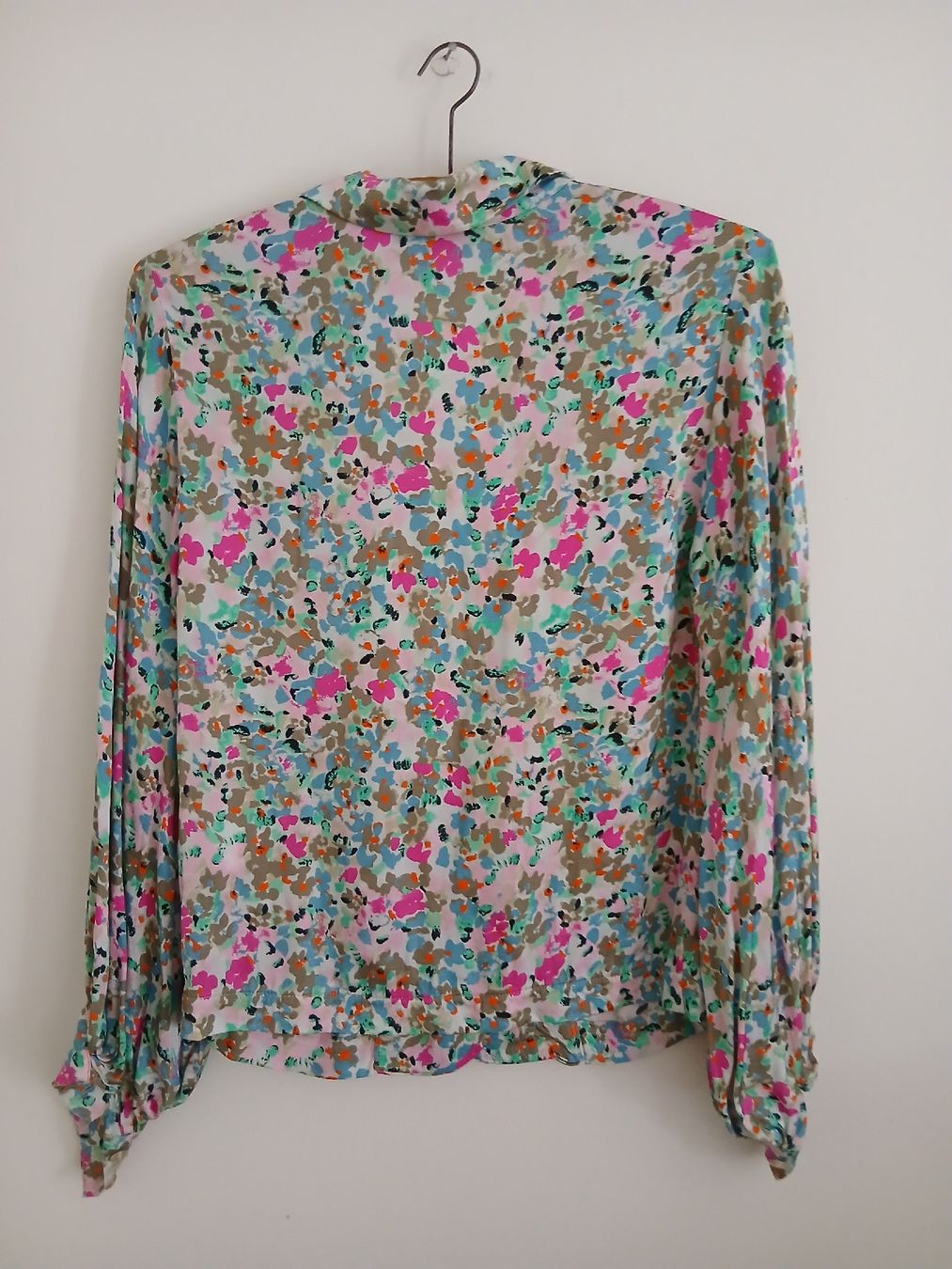 Chemisiers: Imprevu Colourful Blouse Size XS – Neuf (Voir description) à Wil SG par tre_g2l7 8