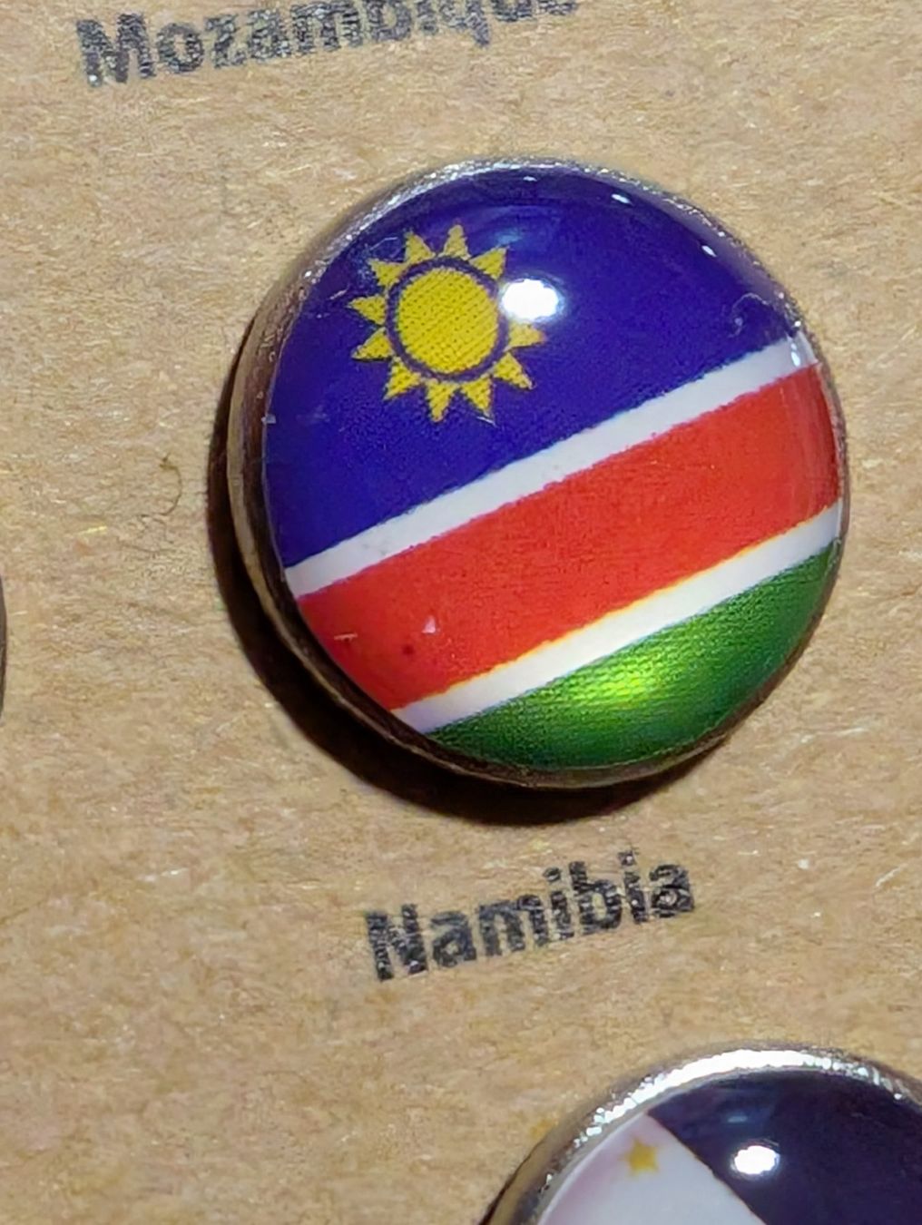 Plaketten & Abzeichen: Ansteckpin LW: Länderwappen – Gebraucht aus Oppligen von Pin-Fall-Shop