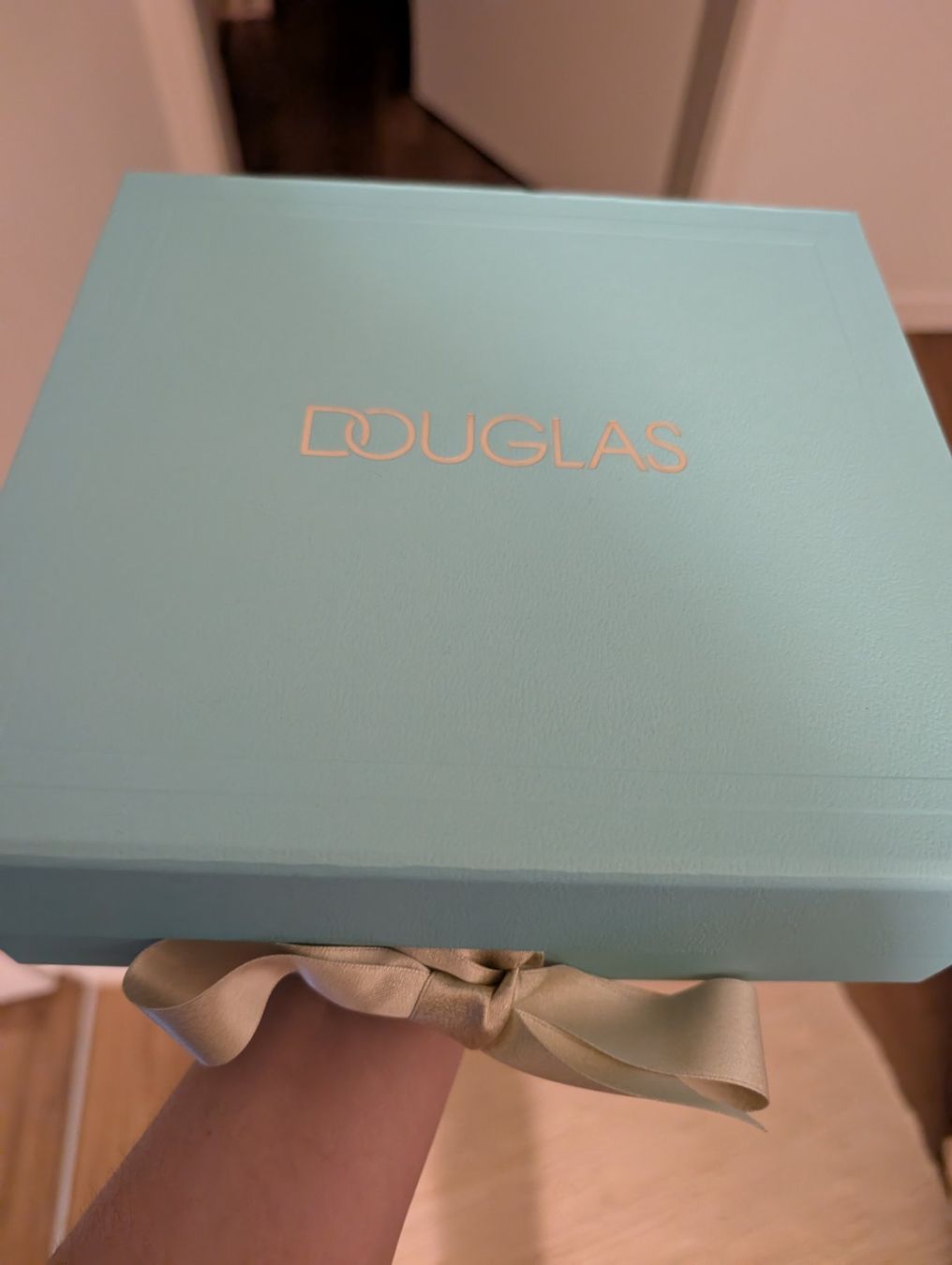 Sonstige Körperpflege: Douglas Geschenkbox neu – Neu und originalverpackt aus Dietlikon von SaNi15000