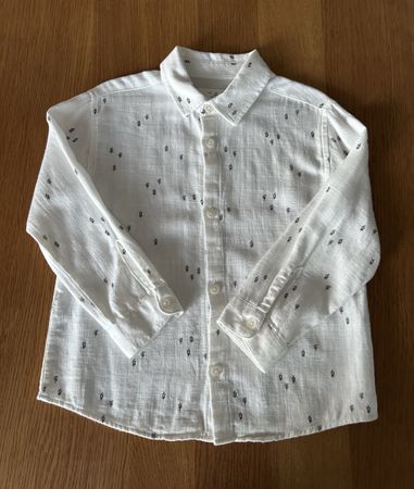 Zara Langarmhemd Gr. 110 Weiss mit Tannen in Top Zustand