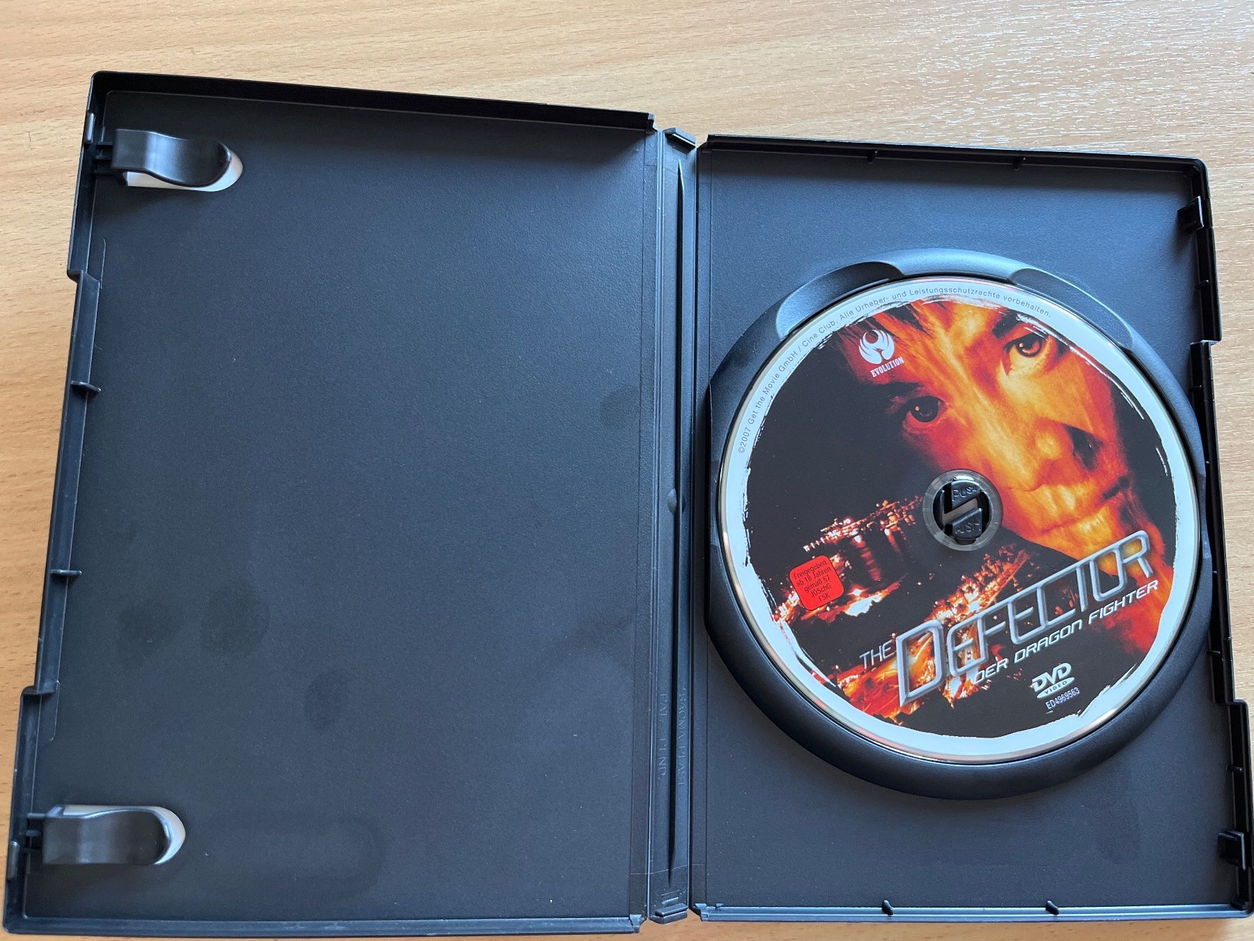 Alle DVDs: DVD - The Defector / Der Dragon Fighter, Teil 1 – Gebraucht aus Luzern von Jiggy_8898 2