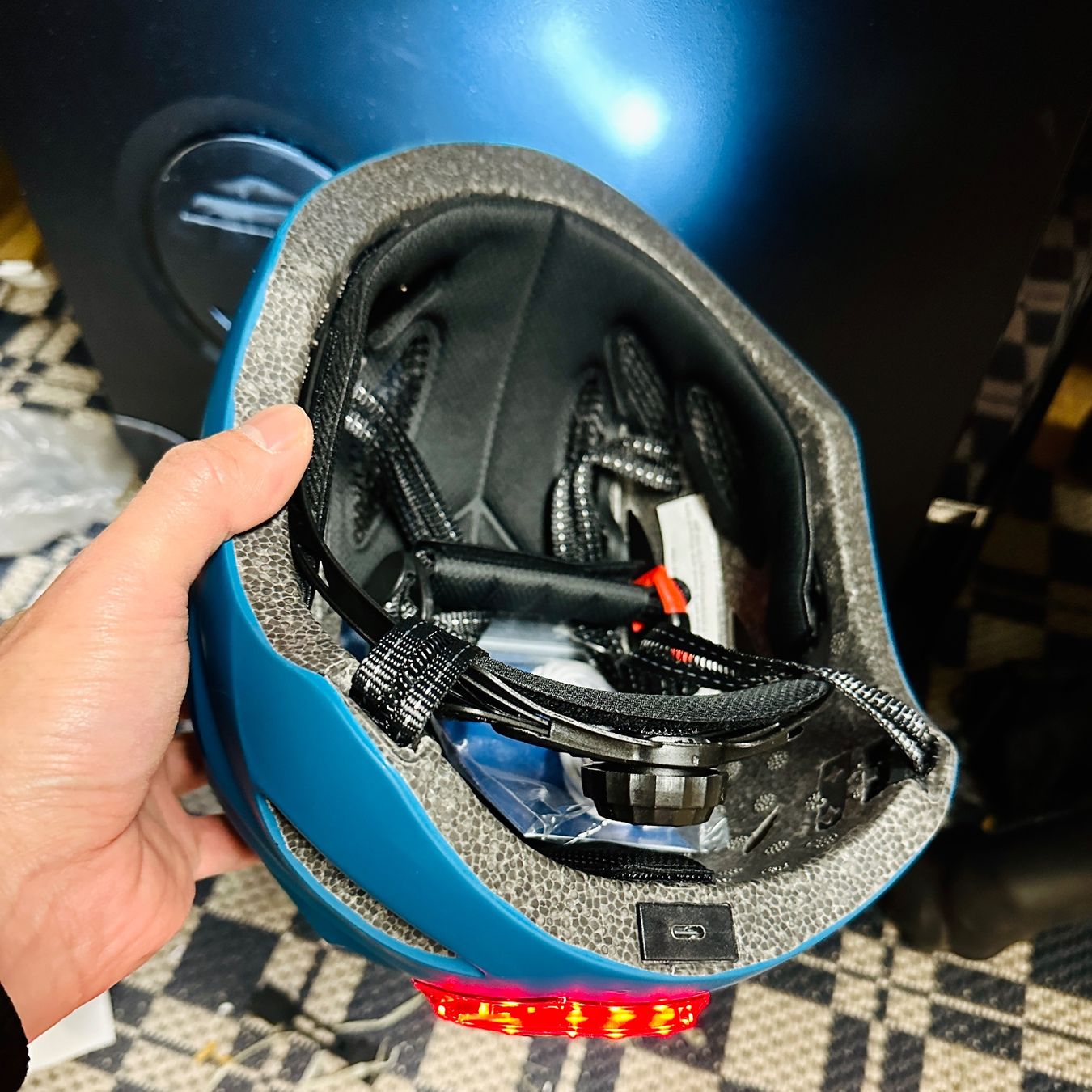 Caschi: Casque vélo avec lampe LED devant et arrière – Nuovo e nell'imballaggio originale da Morges venduto da All4nature 2