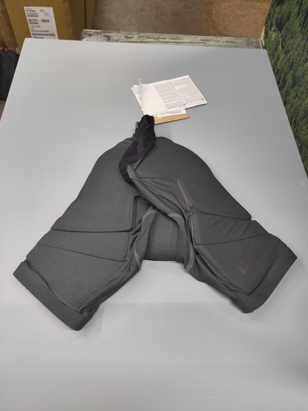 IXS Protezioni & Imbottiture: iXS Trigger Protective Liner Unterhose grau Grösse KM Neu – Nuovo e nell'imballaggio originale da Zürich venduto da Velo-Elsener 1