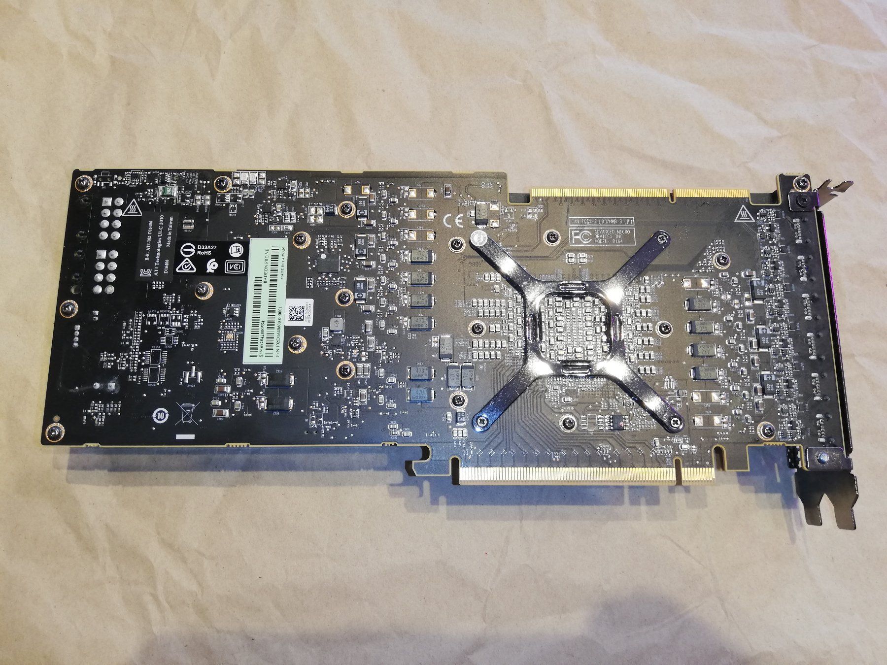 Amd Schede grafiche: AMD Radeon Pro VII   /   16 GB, HBM2 – Usato da Aarau venduto da jesty257 3