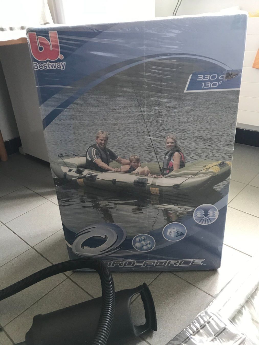 Barche: Schlauchboot / 330 cm / Fabrikneu – Nuovo e nell'imballaggio originale da Basel venduto da Rosoda 1