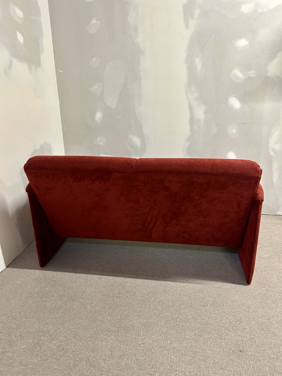 Leolux Divani: Leolux Bora Bora Sofa 2 Sitzer Alcantara rot – Usato da Rickenbach ZH venduto da Der-Insider 9