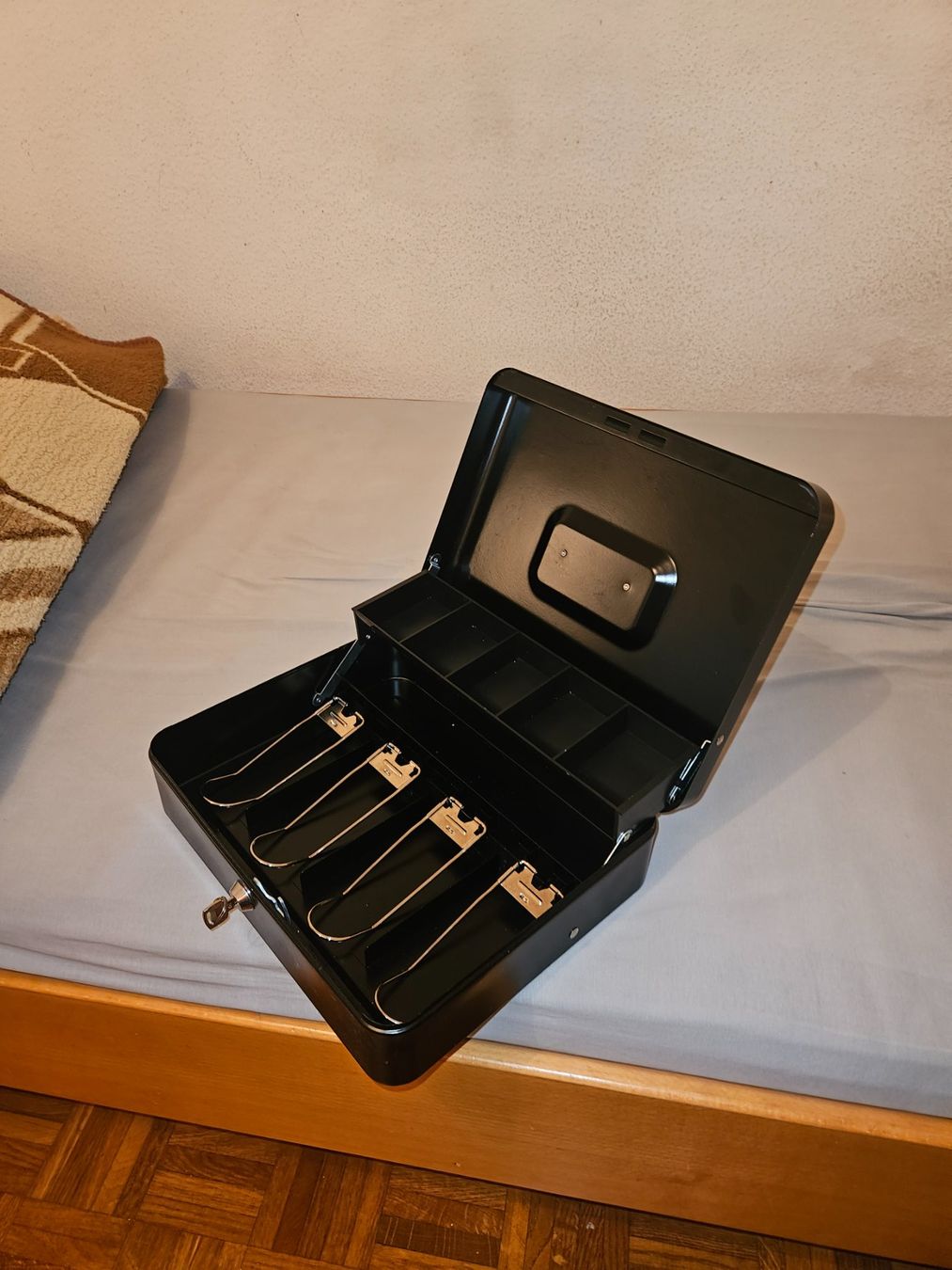 Registratore di cassa: KLEINE SCHWARZE KASSENSCHUBLADE – Usato da Basel venduto da FirstClass4000 2