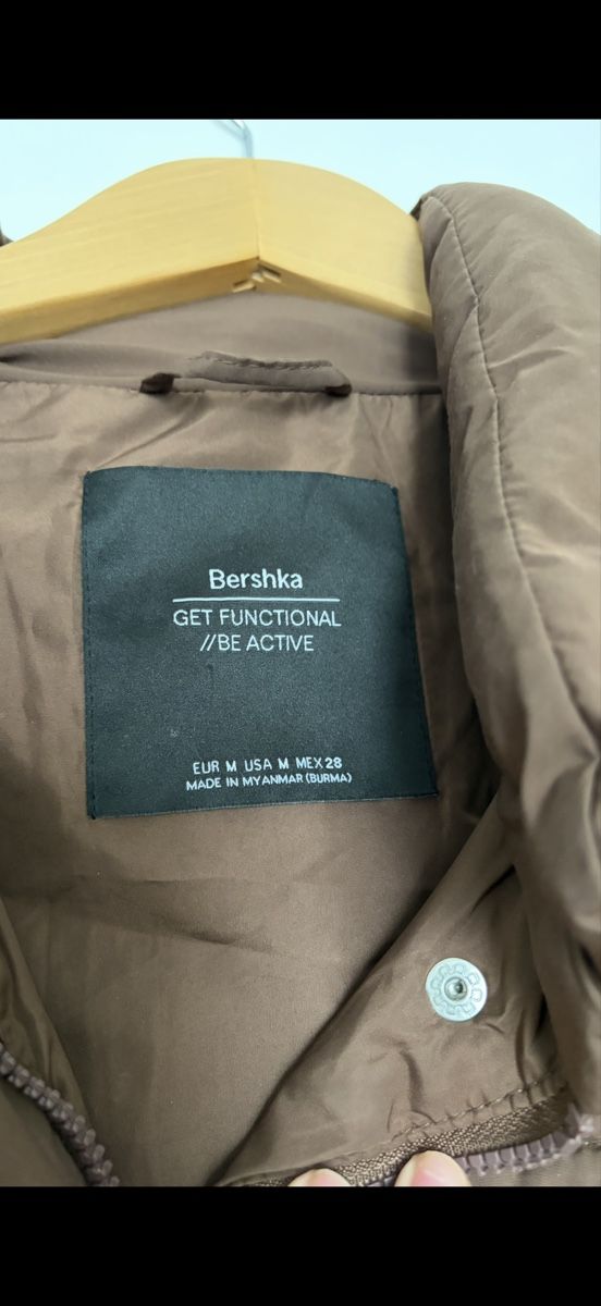 Bershka Giacche: Puffer Jacket Bershka Braun – Usato da Bern venduto da ece_nxk7 2