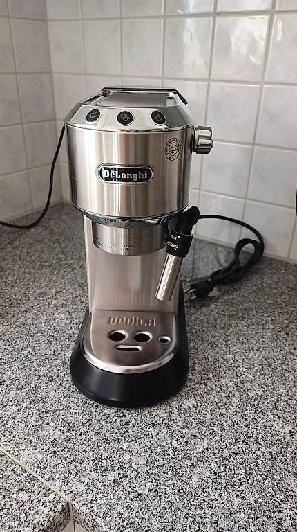 Kaffeemaschinen & Espressomaschinen: Kaffeemaschine DeLonghi Dedica – Gebraucht aus Trimmis von VinceF