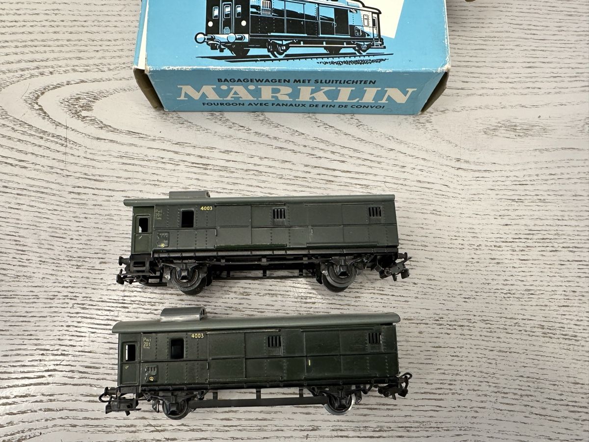 Märklin Modellini di ferrovie: Märklin 2x 4003 DB Gepäckwagen – Usato da Lupsingen venduto da New-Haven 4