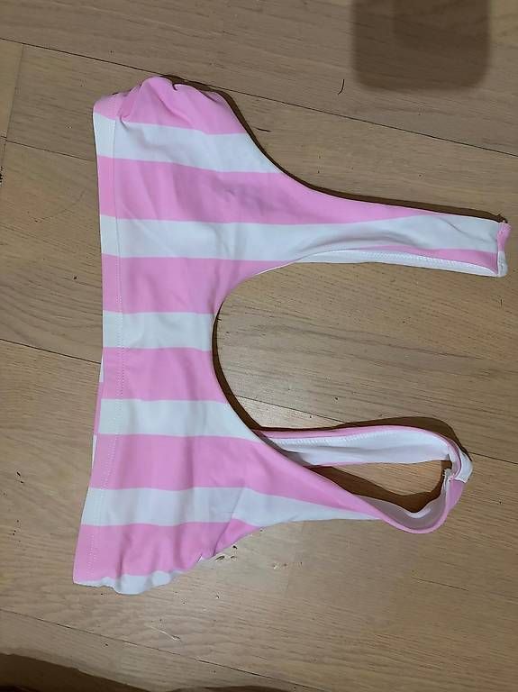 Badekleider & Bikinis: Gestreiftes Bikinitop – Gebraucht aus Belp von mia_5cm6