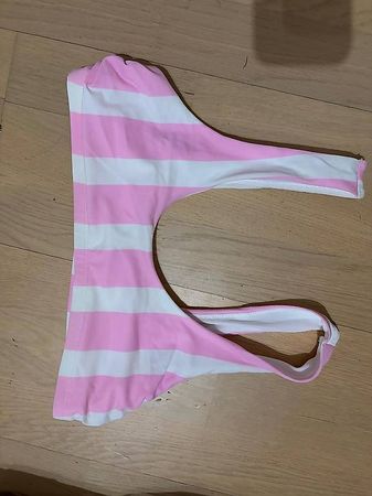 Gestreiftes Bikinitop