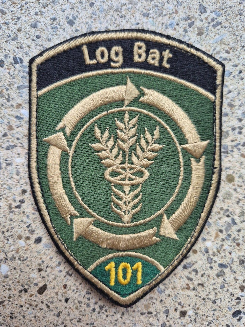 Schweizer Armee Placchette & Badge: *** Badge Log Bat 101 mit klett *** – Nuovo e nell'imballaggio originale da Riedholz venduto da fr_sIruP
