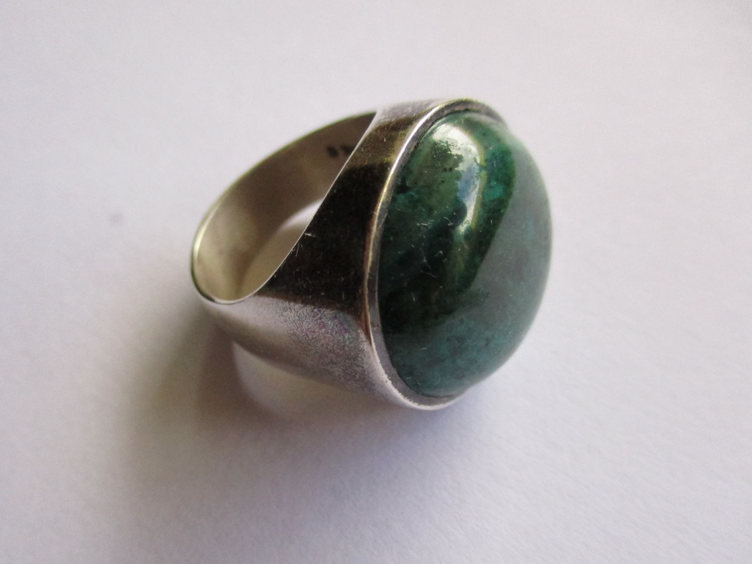 Bagues: Bague argent 925 et pierre verte – D'occasion à La Sarraz par vic_v6kz
