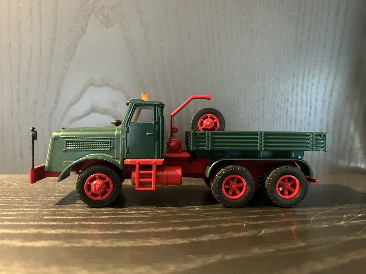 Kit di modellismo & Modellini statici: Kaebele Zugmaschine , 1:50 – Usato da Horw venduto da Tigercat635 1