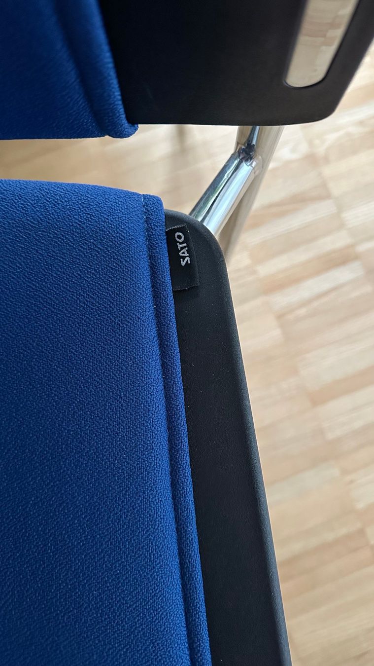 Sedie: Chaise Sato neuve (bleue) – Nuovo e nell'imballaggio originale da Bern venduto da Evo99 2