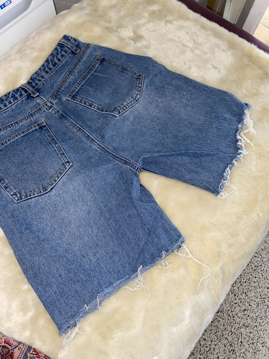 Jeans: Jeans Shorts, hellblau, Gr. 36 – Usato da Basel venduto da Nina_777 2