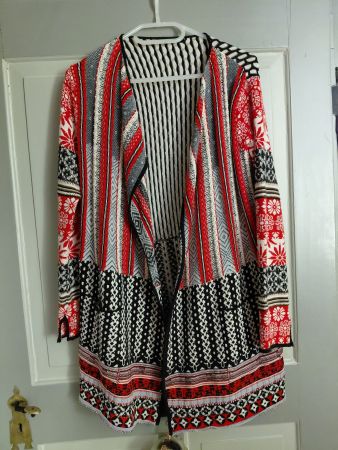 Tolle Strickjacke von desigual Gr. S, viele tolle Angebote