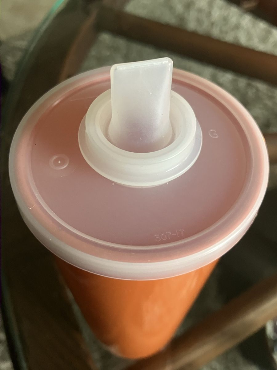 Tupperware Contenitori & Simili: Tupperware Trinkbecher mit 3 Ausätzen NEU! – Nuovo e nell'imballaggio originale da Oberrüti venduto da Jomaru 1