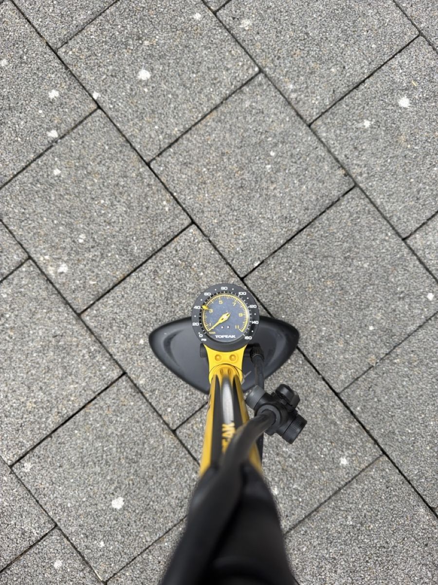 Topeak Pompes: Standpumpe mit Manometer gelb schwarz – D'occasion à Dallenwil par AlexGGG 1