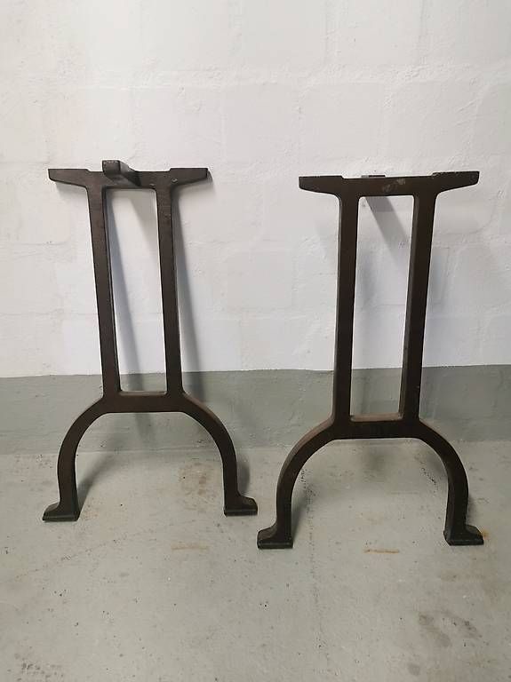 Altri mobili d'antiquariato: Gusseisen Tischbeine  – Usato da Hombrechtikon venduto da 079hansi06
