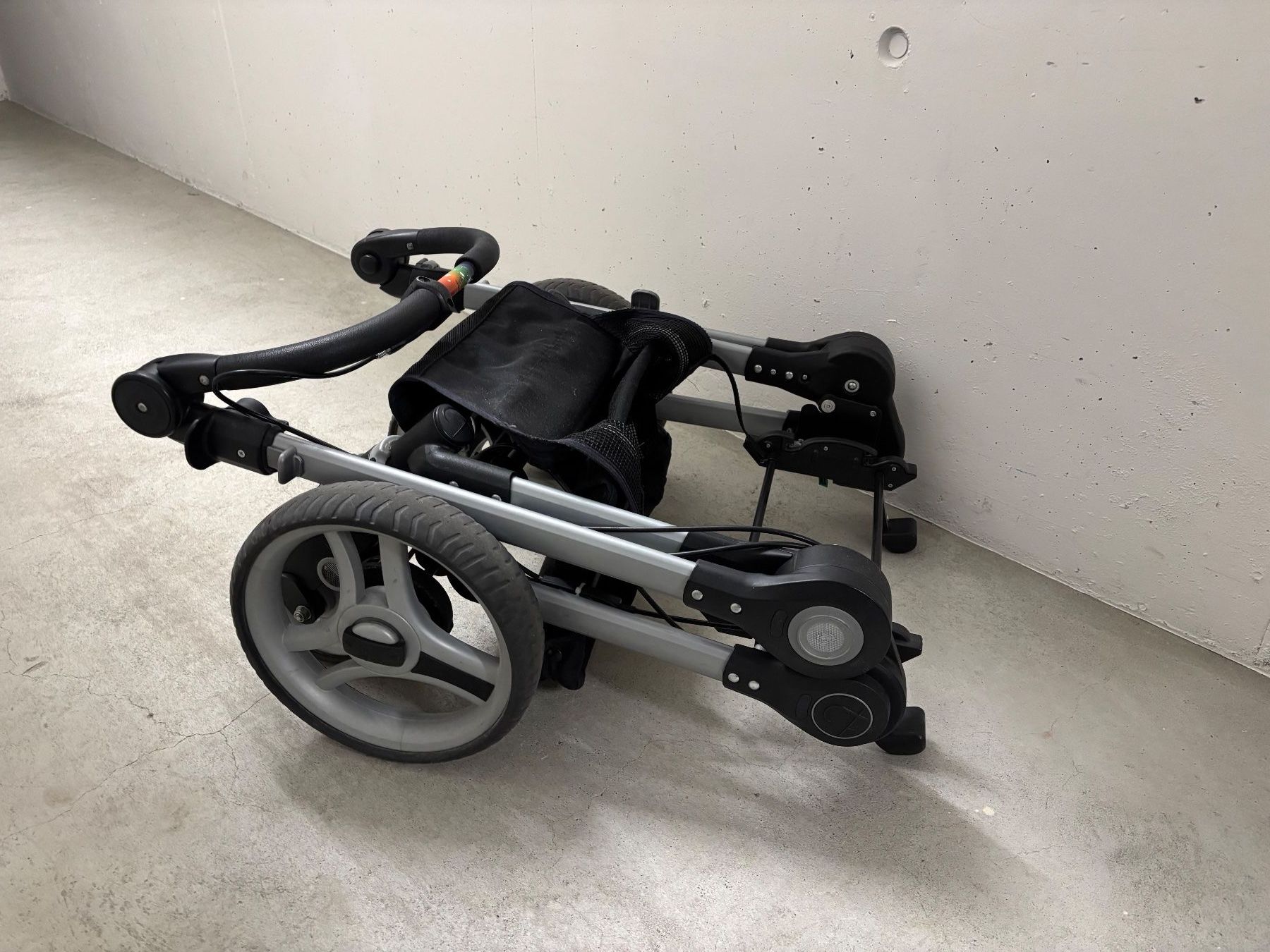 Teutonia Carrozzine: Teutonia Kinderwagen (Säugling - Junior), Wintersack, robust – Usato da Uster venduto da maguro 4