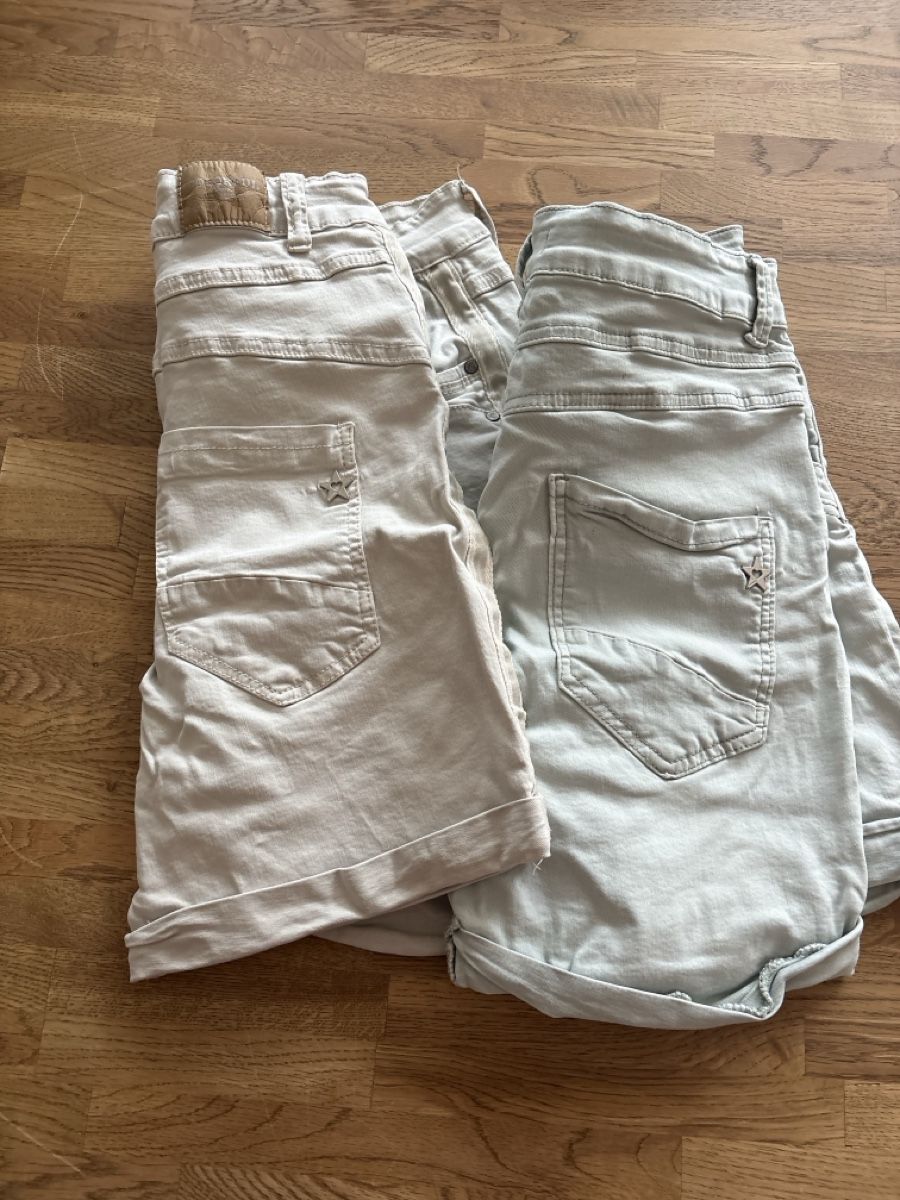 Pantalons: Damen Shorts beige + hellgrün Grösse 38 Chicoree – Neuf (Voir description) à Berneck par SESSES 3