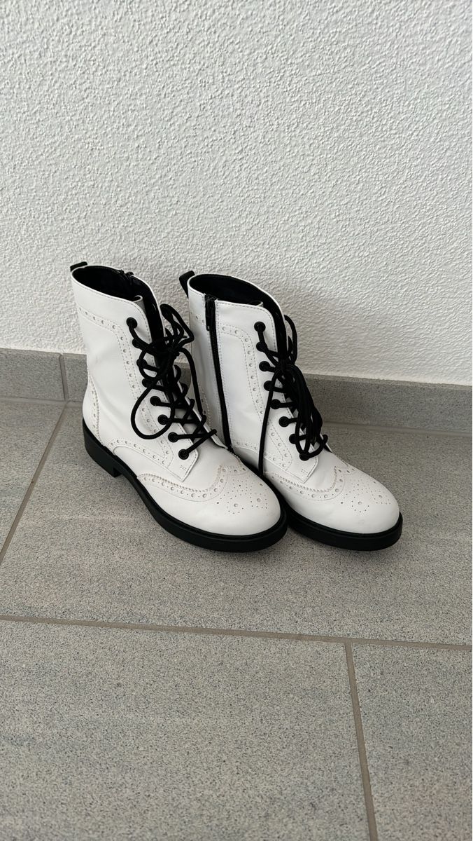 Scarpe da donna: Stylische weisse Damenschuhe Gr. 37 – Nuovo (secondo la descrizione) da Jona venduto da Micky1819