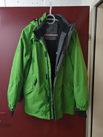 Grüne Winterjacke, Grösse 176